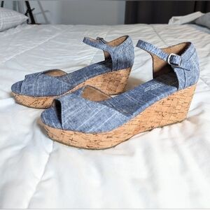 Toms Chambray Cork Bottom Wedge Peep toe Sandals Size 9